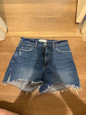 Abercrombie 4” Mom Short High Rise Curve Love